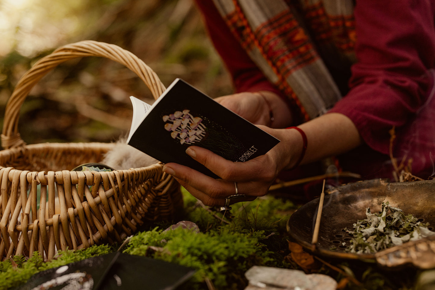 Earth's Hymn Oracle Deck